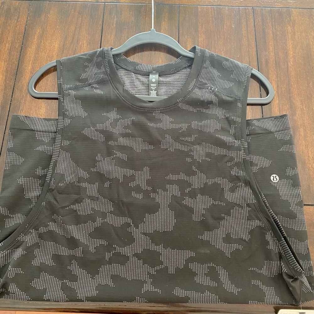 Lululemon Camo Metal Vent Tech